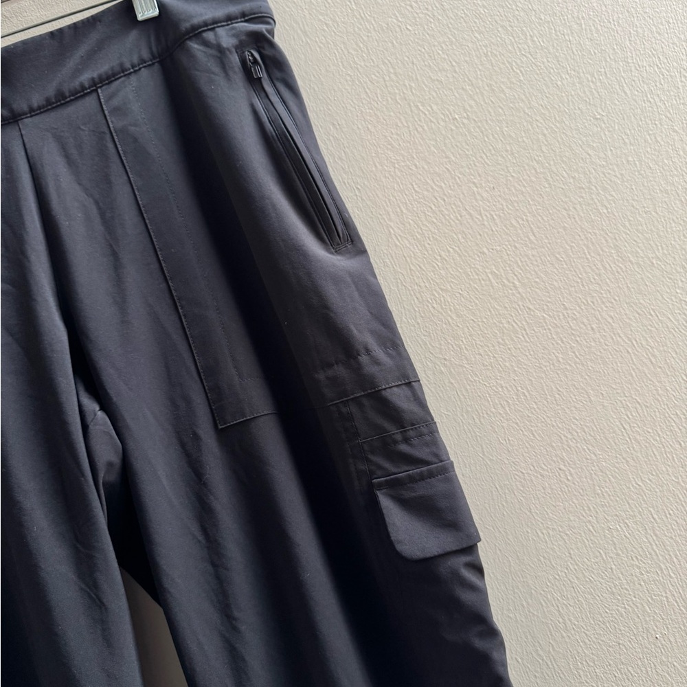 Athleta Chelsea Cargo Lined Utility Pants Black size 16 NWOT - Picture 6 of 12